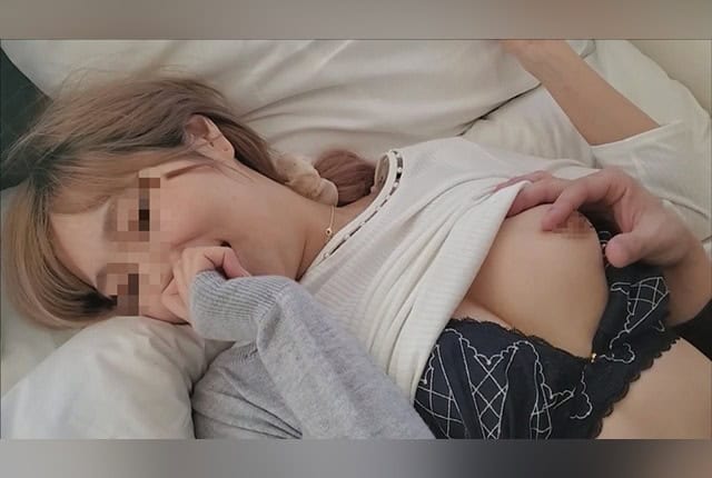 [FC2-PPV-4647280] A wife secretly in debt is brought to a room, her body exploited and creampied by someone other than her husband.