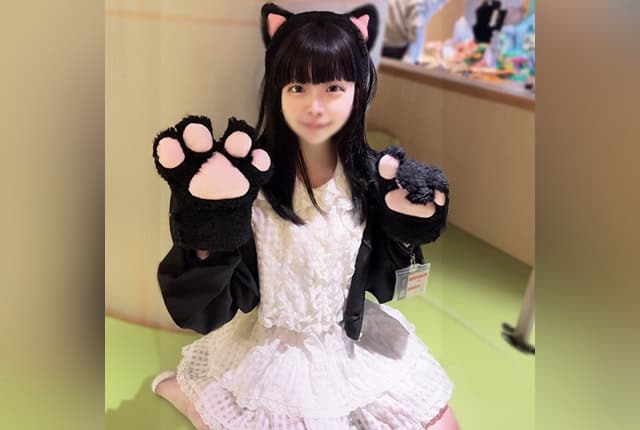 [FC2-PPV-4666498] [Legal] 147 cm, ultimate baby-faced 18-year-old cafe girl. Shaving play with her growing pubic hair. Two raw inseminations driven by her irresistible smile.