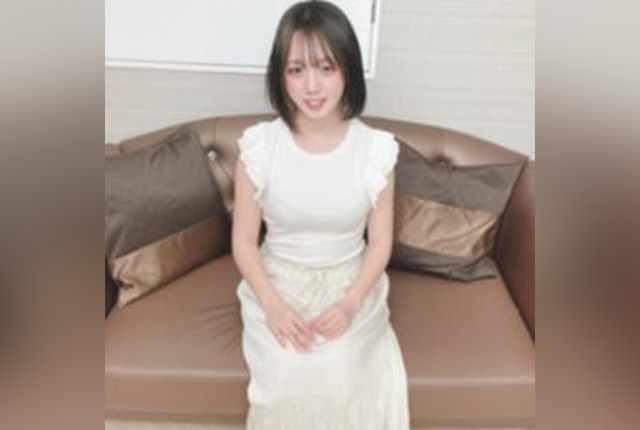 [FC2-PPV-4684796] [Permanent preservation version, SSS-class] A special day’s gift from friends: an 18-year-old resembling a female announcer gets ravished in a real-life recording.