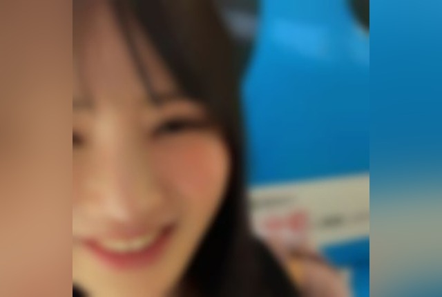 [FC2-PPV-4685095] [Masterpiece!] “Give me more♡” A super-horny beauty with natural bouncy breasts squirts all over the bed in a wild session.