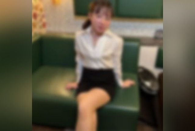 [FC2-PPV-4722202] Limited Time Offer Until the 17th: 85% Off – [Uncensored] [Facial x2] [Squirting x2] – A Mature Woman in Her Fifties Becomes a Naughty Teacher in a Mini Skirt and Glasses, Punished with Facials from Two Strangers