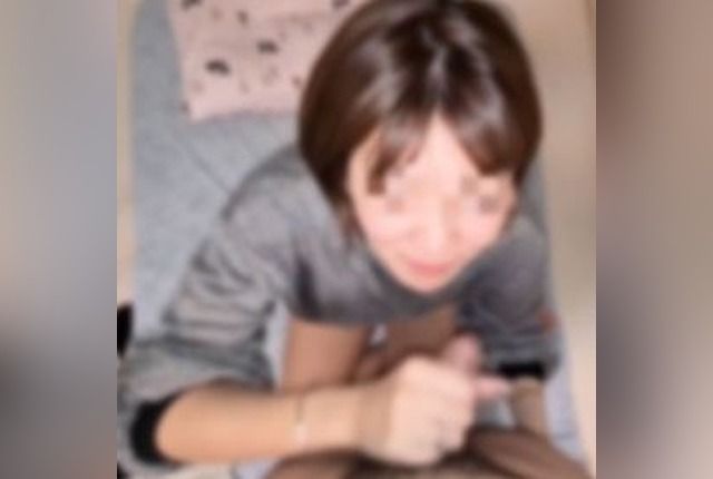 [FC2-PPV-4724489] Limited Time Offer Until the 21st: 85% OFF – [Amateur Private Shoot] [3P] [Consecutive Creampies] Monitoring Special!! Inviting an Easily Swayed, Lustful Young Wife and Surprising Her with a Deliveryman Mid-Act