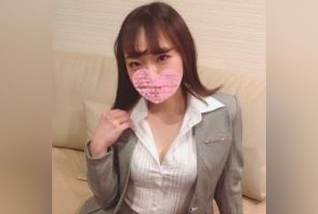 [FC2-PPV-1475093] A Tight Suit, Beautiful Hips, and Perfect Style: An Intimate Interview with My Dreamy Boss, Amoe!