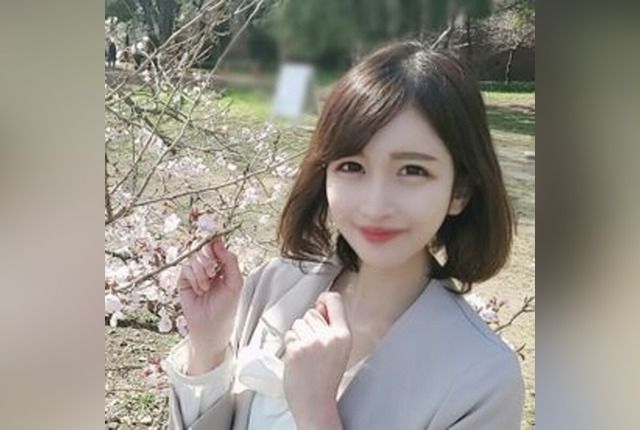 [FC2-PPV-1785524] 145cm Pale-Skinned Young Lady: Downtown Stroll Date with Consecutive Creampies