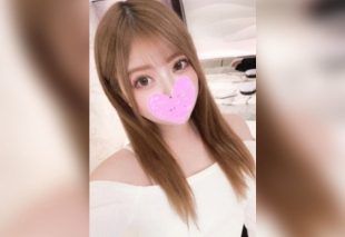 [FC2-PPV-4812363] A 21-year-old E-cup girl with sparkling innocent eyes who works part-time at a Starbucks frequented by a famous gangster has a flirtatious date! Serious creampie sex in her sensitive shaved pussy!