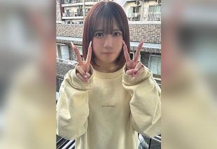 [FC2-PPV-4820966] A petite, idol-like sweet girl: “Oh, I’m about to cum…I’m going to cum…” I grab her slender waist in front of the balcony of her new house and continuously thrust with high speed, making her moan and tighten around me, half-inside and half-outside, as I pour thick semen into her.