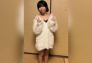 [FC2-PPV-4822674] I photographed a very energetic girl with a cute smile who looks younger than 22, and I was surprised by her occupation and lovely dimples.