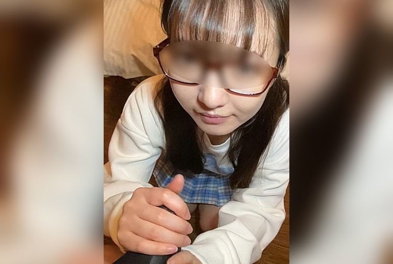 [FC2-PPV-4827213] Part 2: Gonzo with a Serious Black-Haired Girl in Glasses, Casual Clothes, and a Sports Bra