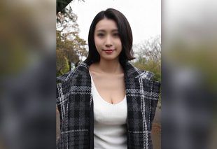 [FC2-PPV-4827480] Miracle Big-Breasted Housewife: A Truly Beautiful Married Woman. After 5 Years of a Sexless Marriage, the Calm and Beautiful Wife Reaches Her Limit. Her Stunning Body Goes Wild with High-Speed Thrusts, and Her Desires Explode with Three Consecutive Climaxes.