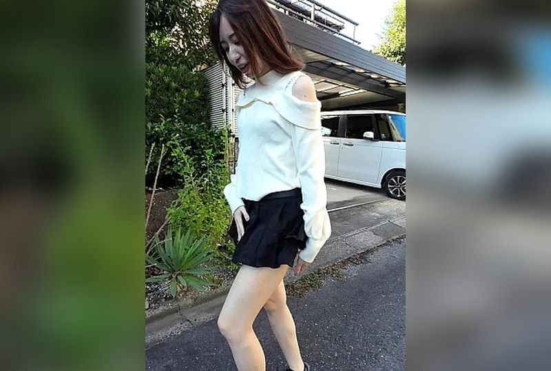 [FC2-PPV-4876387] Long-masa-lookalike shaved wife sucks cock on balcony in broad daylight