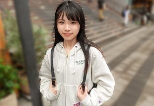 [SIRO-5650] Watch the Reiwa generation’s sex! A charming 19-year-old from a famous theme park eager to explore her high sexual potential!