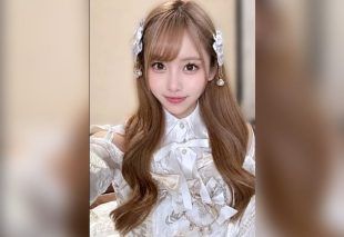 [FC2-PPV-4904121] 18-year-old cosplayer with surging followers makes shocking FC2 debut with dangerous day creampie