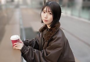 [SIRO-5696] Her model-level figure and lewd body were too erotic! First time with sister’s friend after one-night stands. Men can’t resist her super lewd style and keep cumming?! Behold the unconsciously lewd girl.
