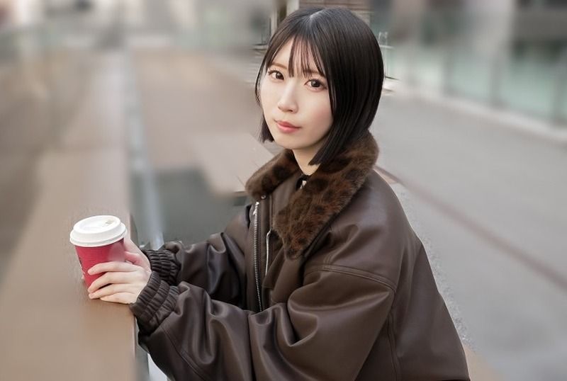 [SIRO-5696] Her model-level figure and lewd body were too erotic! First time with sister’s friend after one-night stands. Men can’t resist her super lewd style and keep cumming?! Behold the unconsciously lewd girl.