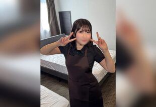 [FC2-PPV-4930994] Hotel cleaning part-timer got super interested when I showed her my fully erect dick masturbation…! Managed creampie sex