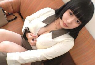 [SIRO-5718] A 27-year-old with slender legs and a perfect J-cup figure provocatively poses for the camera. Isshiki Yuno
