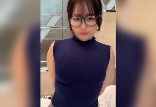 [FC2-PPV-4983528] An ordinary office lady with a boyfriend reappears and loves being penetrated from behind by a big dick ♡ The sight of her sticking