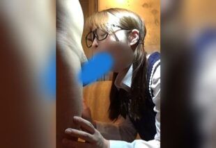 [FC2PPV-4989588] Raw sex with a fair-skinned big-breasted volleyball girl while making her super sensitive and jumpy