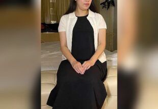 [FC2PPV-4993326] A calm-looking mature woman caught at a neighborhood association suddenly changes.