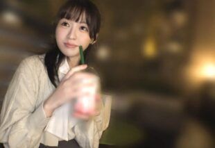 [SIRO-5732] The ero-cute heart-fluttering college girl has all the guys popping boners with her miniskirt! Deeply interested in sex but unable to be honest about it, she’s become sexually frustrated?!